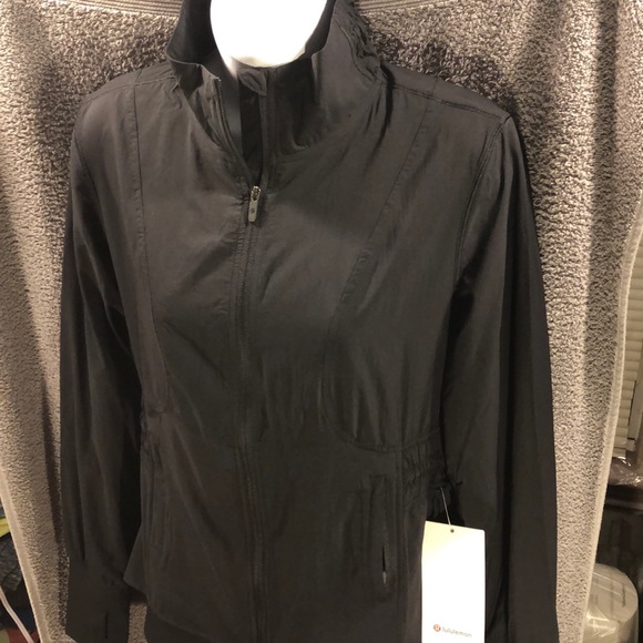BNWT Lululemon Sights Seen Jacket, size 4 - Picture 4 of 9